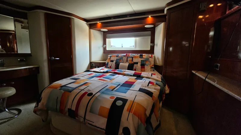 Slide: The Image of Sea Ray 480 Motor Yacht 2004 - 44