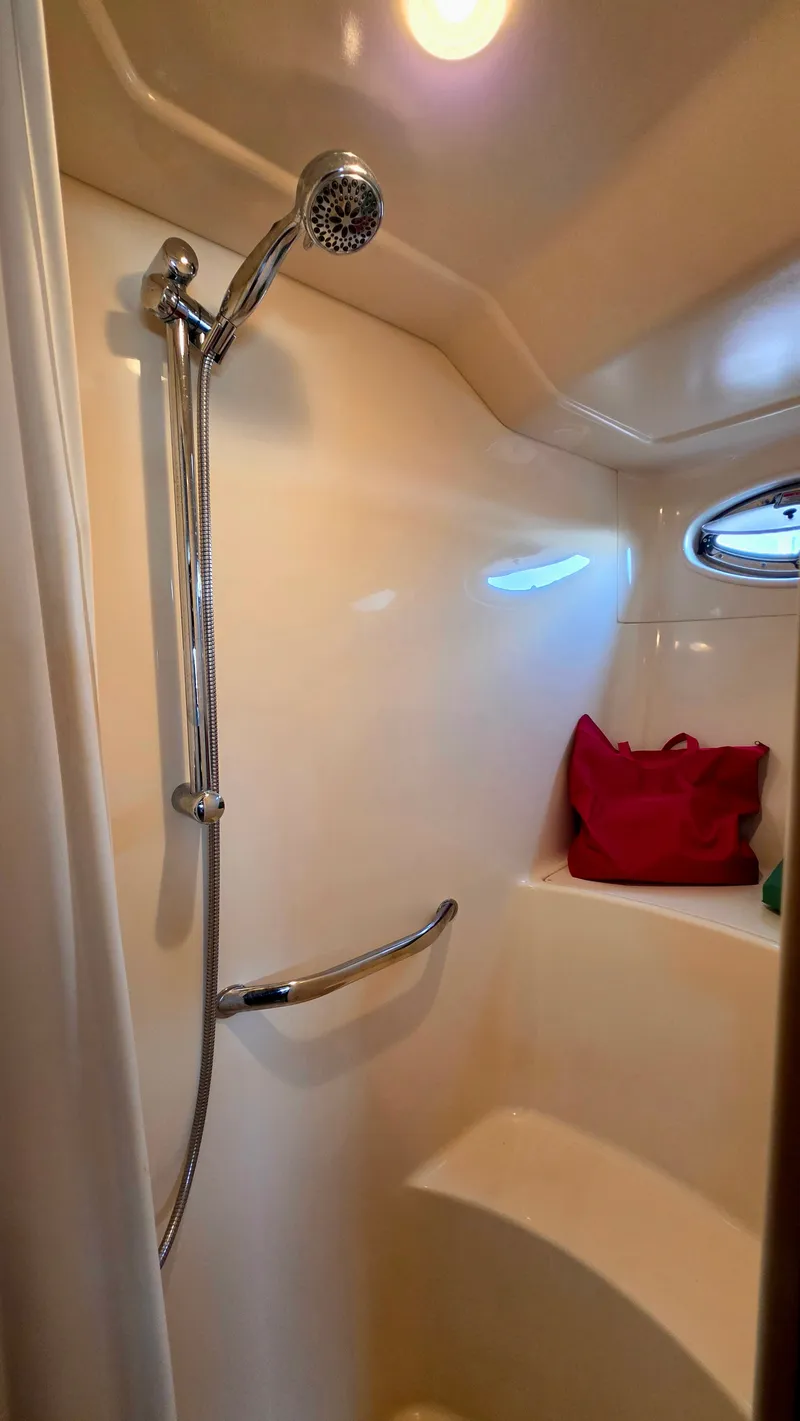 Slide: The Image of Sea Ray 480 Motor Yacht 2004 - 46