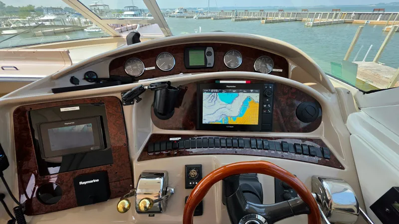 Slide: The Image of Sea Ray 480 Motor Yacht 2004 - 16