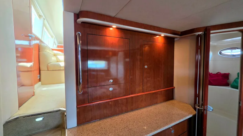 Slide: The Image of Sea Ray 480 Motor Yacht 2004 - 49