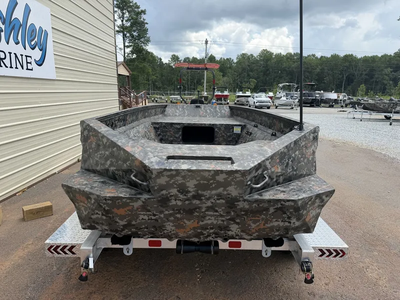 Slide: The Image of Edge Boats Sportsman 553DB 2027 - 2