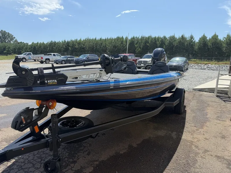 Slide: The Image of Skeeter ZX150 2027 - 3