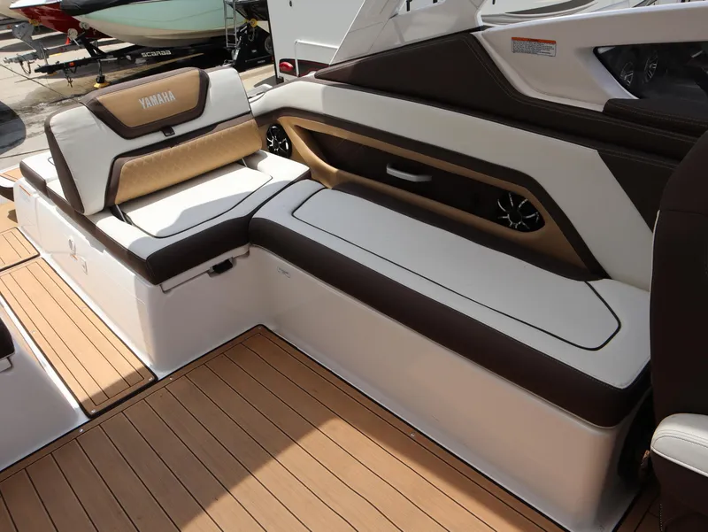Slide: The Image of Yamaha 275SDX 2023 - 23