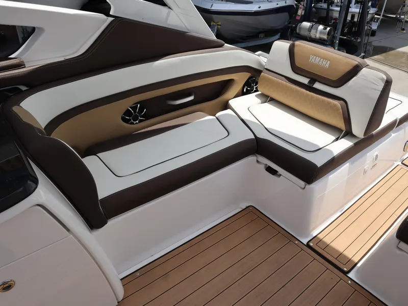 Slide: The Image of Yamaha 275SDX 2023 - 22