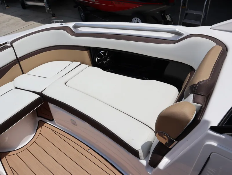 Slide: The Image of Yamaha 275SDX 2023 - 18