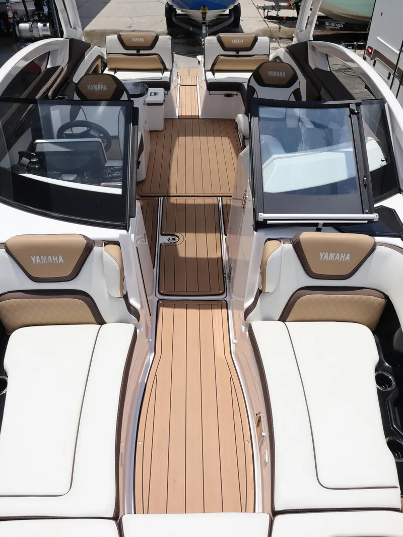 Slide: The Image of Yamaha 275SDX 2023 - 19