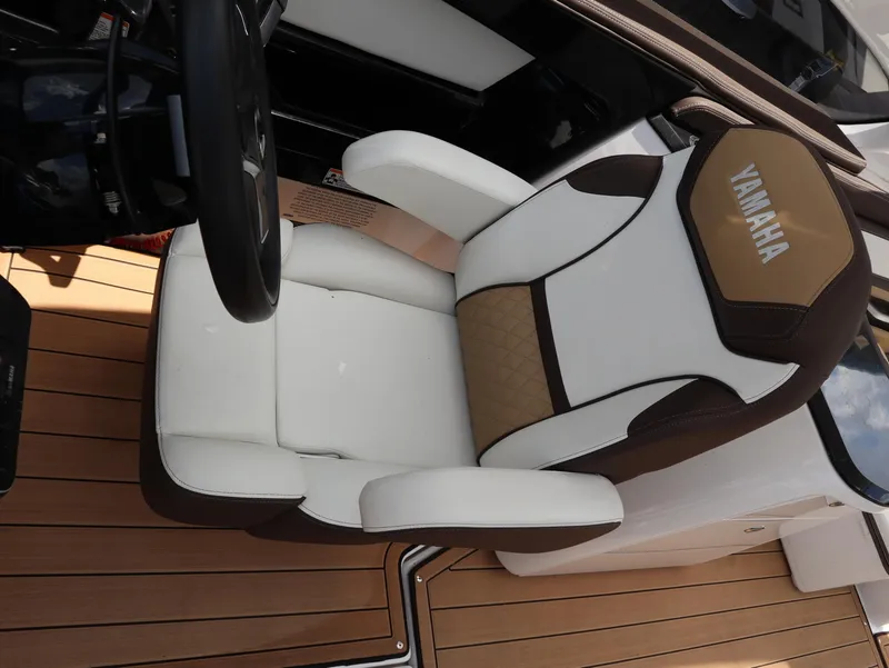 Slide: The Image of Yamaha 275SDX 2023 - 14