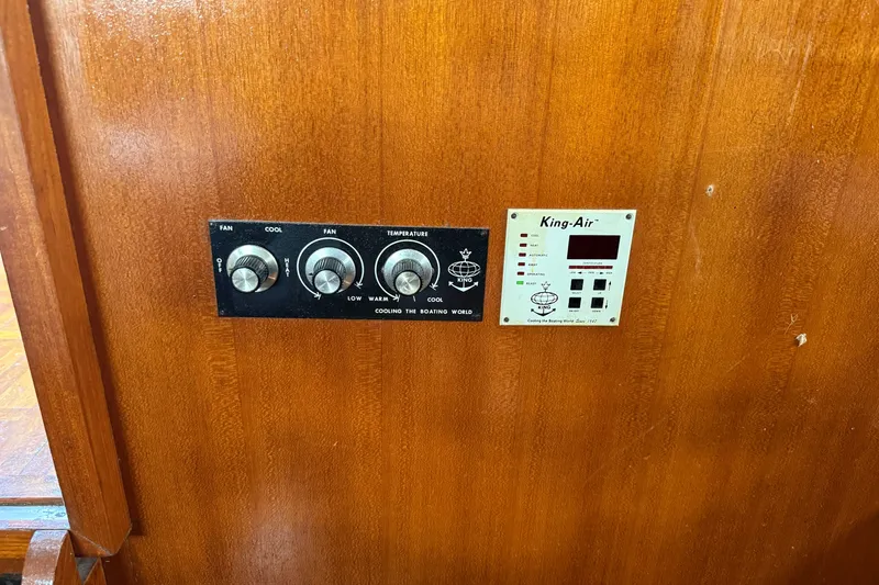 Slide: The Image of Control panel on 1982 Albin 36 Trawler, featuring King-Air system. - 31