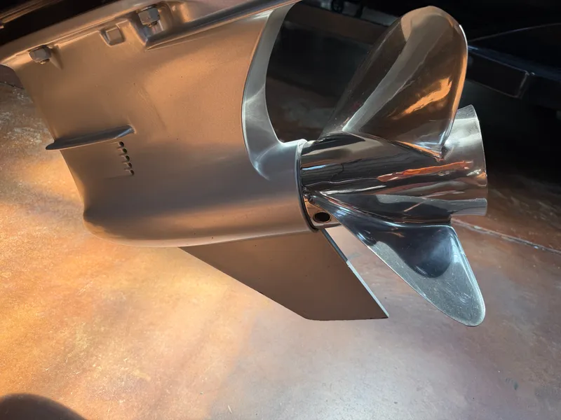 Slide: The Image of Vexus VX20 2021 - 22