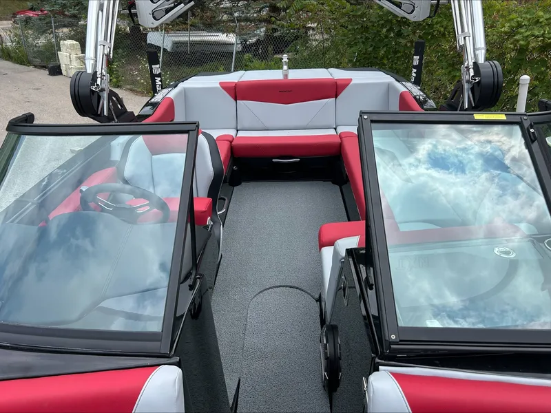 Slide: The Image of MasterCraft NXT22 2022 - 8