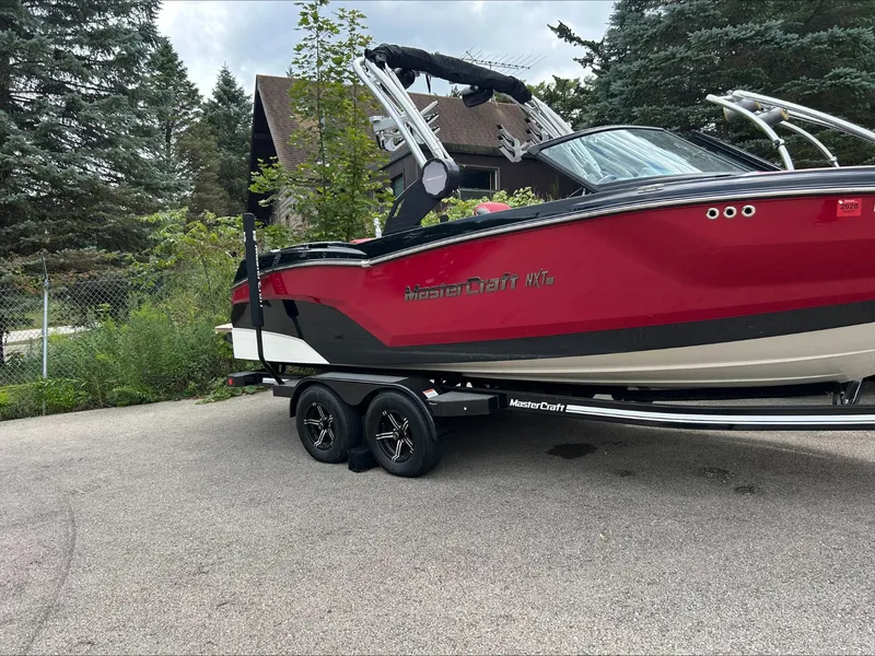 The Image of MasterCraft NXT22 2022 - 1