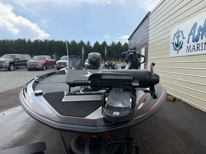 Slide: The Image of Skeeter ZXE20 2027 - 2
