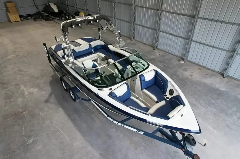 Slide: The Image of MasterCraft X30 2015 - 19