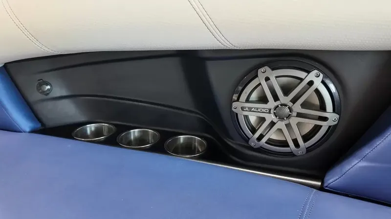 Slide: The Image of MasterCraft X30 2015 - 45