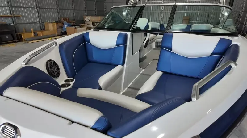 Slide: The Image of MasterCraft X30 2015 - 25
