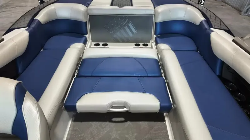 Slide: The Image of MasterCraft X30 2015 - 57