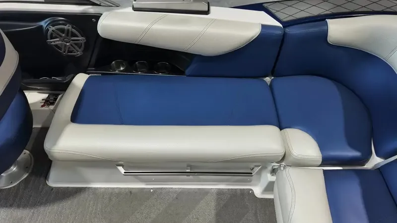 Slide: The Image of MasterCraft X30 2015 - 51