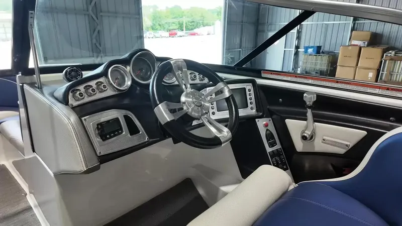 Slide: The Image of MasterCraft X30 2015 - 30