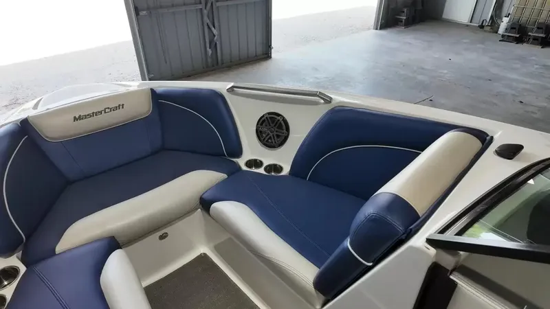 Slide: The Image of MasterCraft X30 2015 - 26