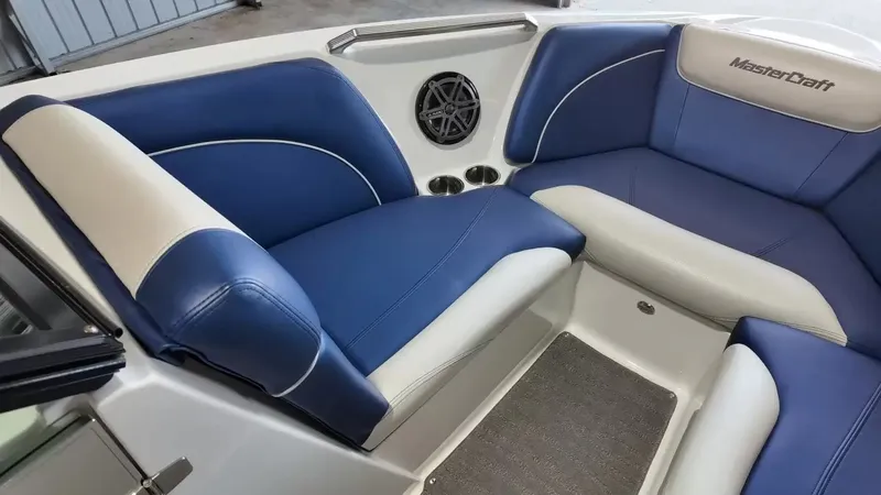 Slide: The Image of MasterCraft X30 2015 - 22