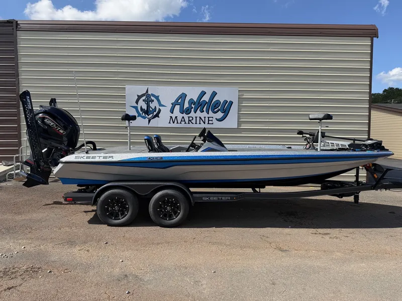 The Image of Skeeter ZXE21 2027 - 1