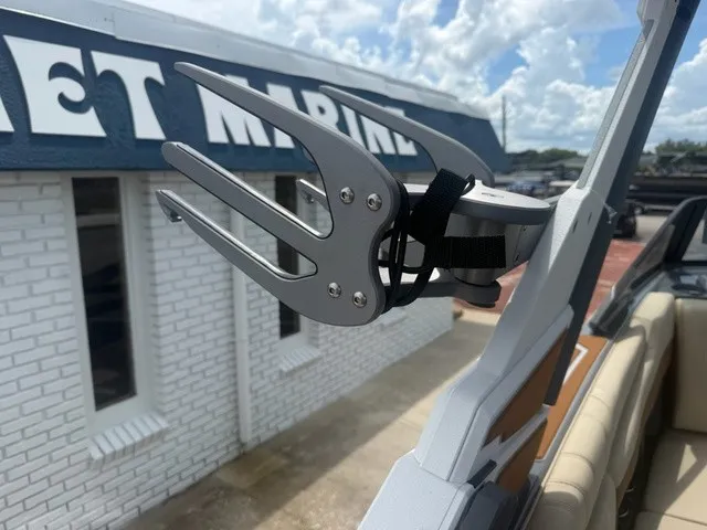 Slide: The Image of Malibu Wakesetter 22 LSV 2027 - 20