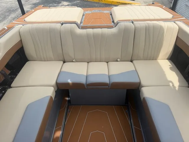 Slide: The Image of Malibu Wakesetter 22 LSV 2027 - 19