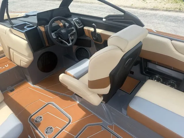 Slide: The Image of Malibu Wakesetter 22 LSV 2027 - 18