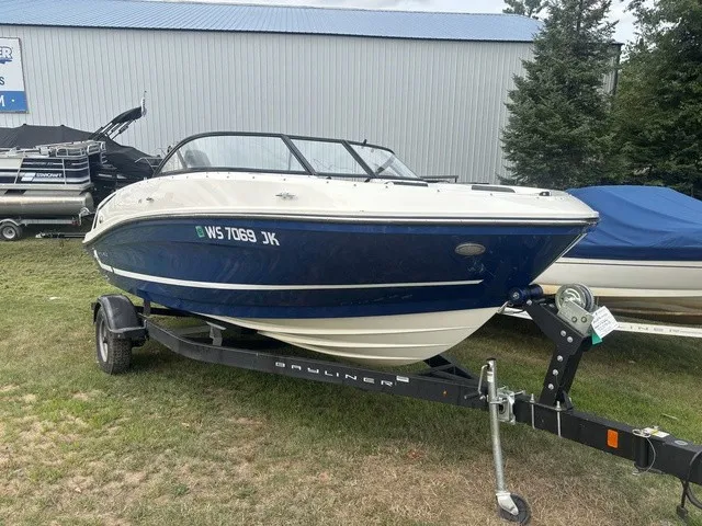 Slide: The Image of Bayliner VR5 Bowrider 2022 - 2