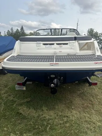 Slide: The Image of Bayliner VR5 Bowrider 2022 - 6