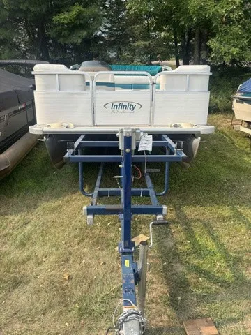 The Image of Smoker Craft 16' Pontoon 2004 - 1