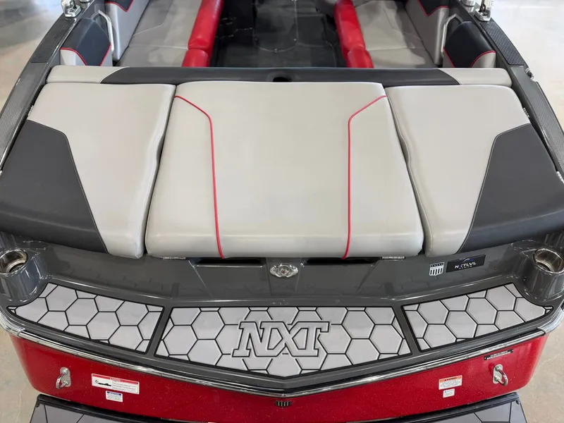 Slide: The Image of MasterCraft NXT22 2016 - 9