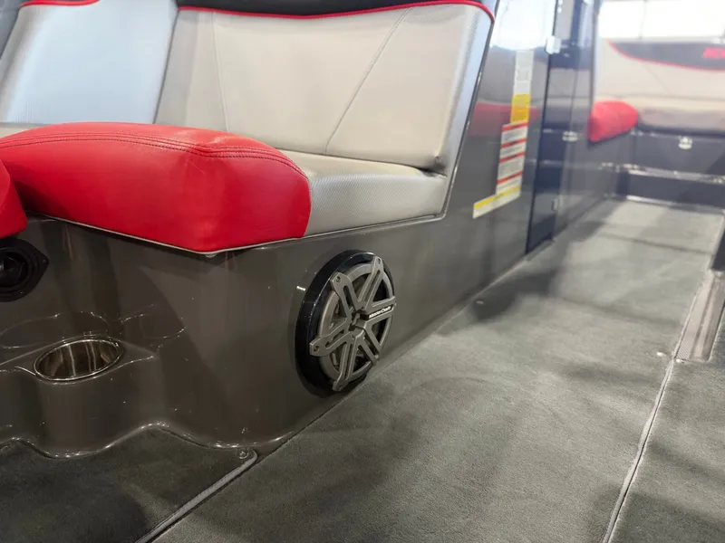 Slide: The Image of MasterCraft NXT22 2016 - 14