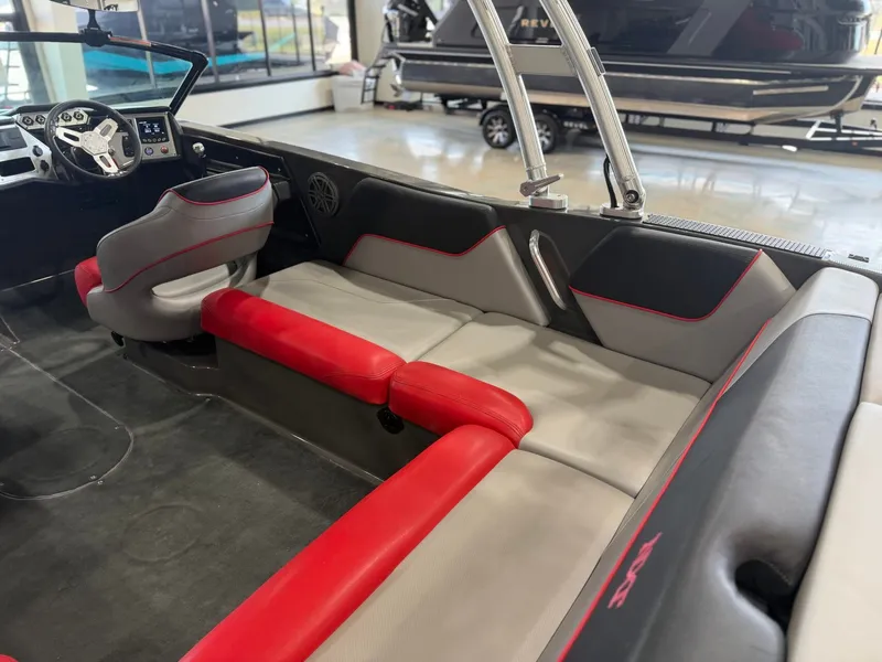 Slide: The Image of MasterCraft NXT22 2016 - 12