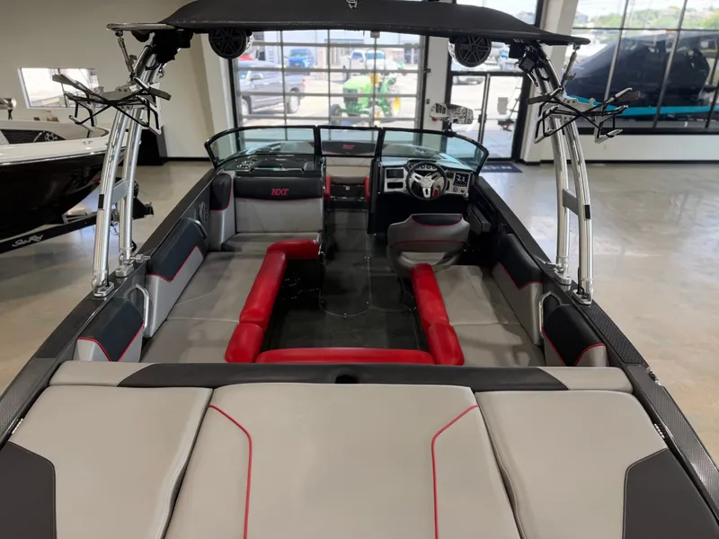 Slide: The Image of MasterCraft NXT22 2016 - 10