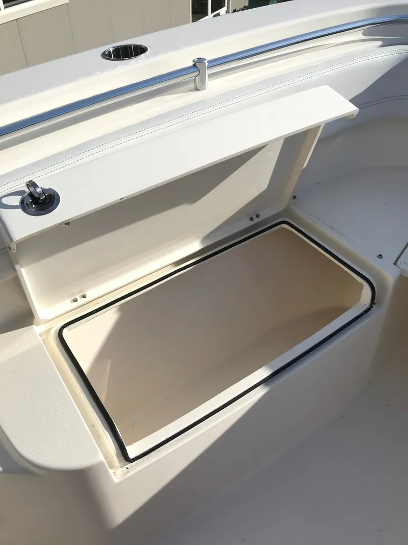 Slide: The Image of Cobia 262 Center Console 2020 - 15