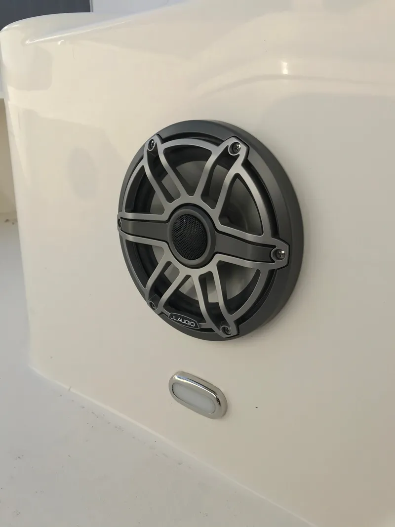 Slide: The Image of Cobia 262 Center Console 2020 - 22