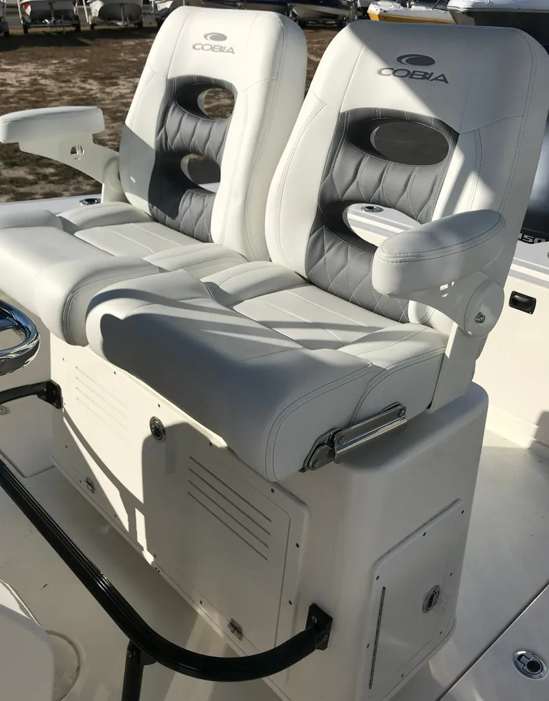 Slide: The Image of Cobia 262 Center Console 2020 - 10