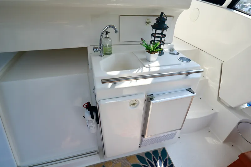 Slide: The Image of Silverton 352 Motor Yacht 2000 - 12