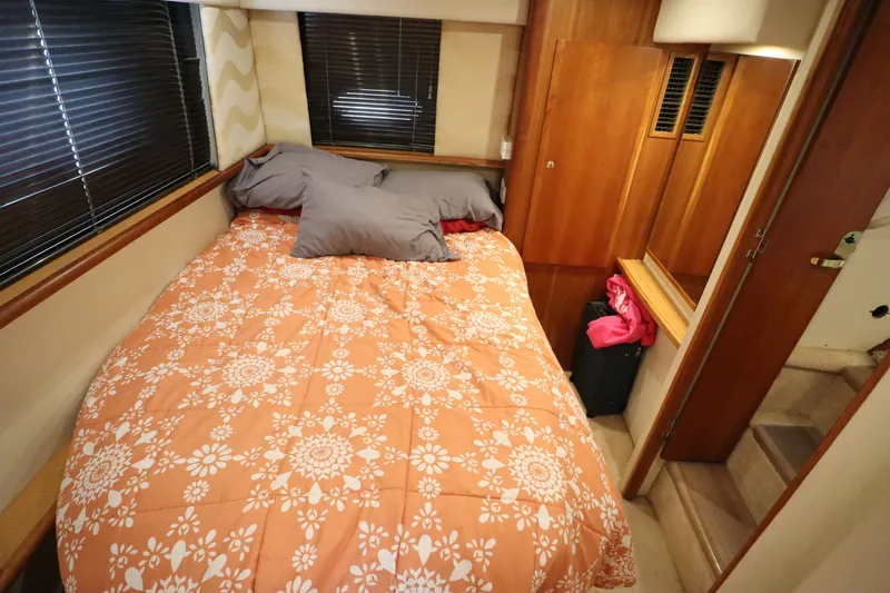 Slide: The Image of Silverton 352 Motor Yacht 2000 - 32