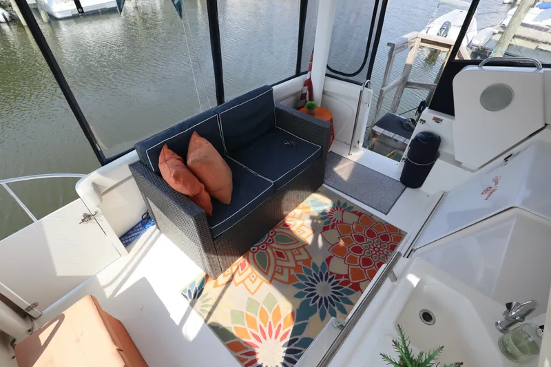 Slide: The Image of Silverton 352 Motor Yacht 2000 - 13