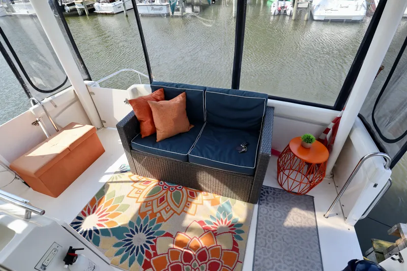 Slide: The Image of Silverton 352 Motor Yacht 2000 - 4