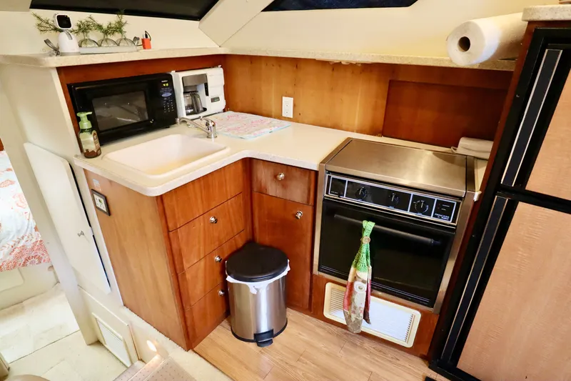 Slide: The Image of Silverton 352 Motor Yacht 2000 - 23