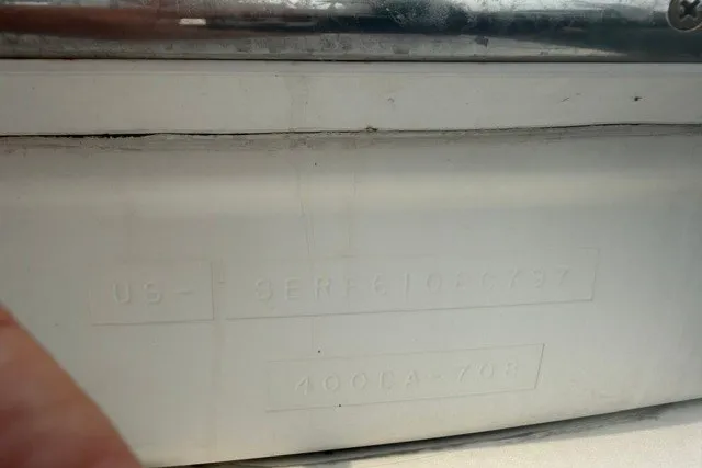 Slide: The Image of Hull identification number on 1997 Sea Ray Sundancer 400 boat. - 8
