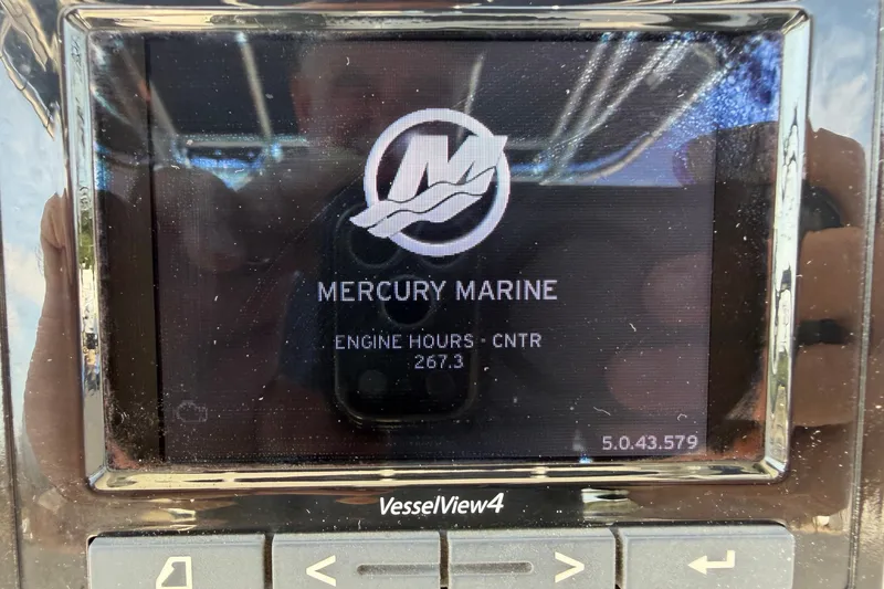 Slide: The Image of Mercury Marine VesselView4 display showing 267.3 engine hours on a 2014 Boston Whaler 220 Outrage. - 15