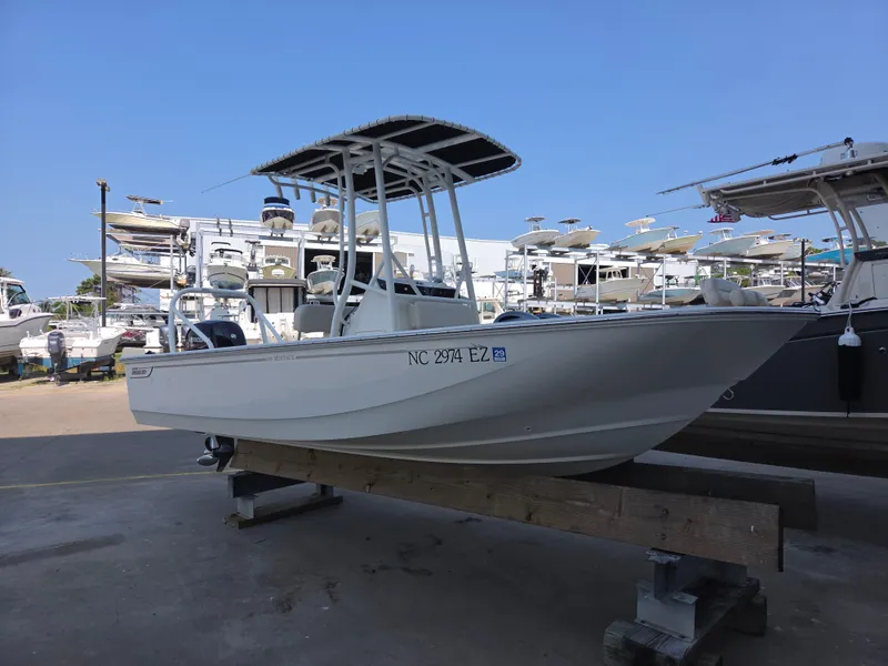 The Image of Boston Whaler 19 Montauk 2023 - 0