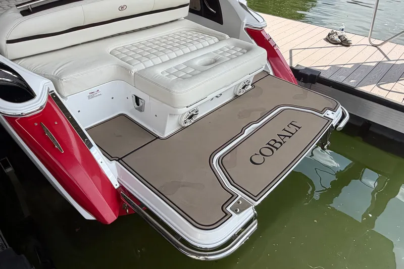 Slide: The Image of 2019 Cobalt R5 boat with cushioned seating and branded swim platform. - 33