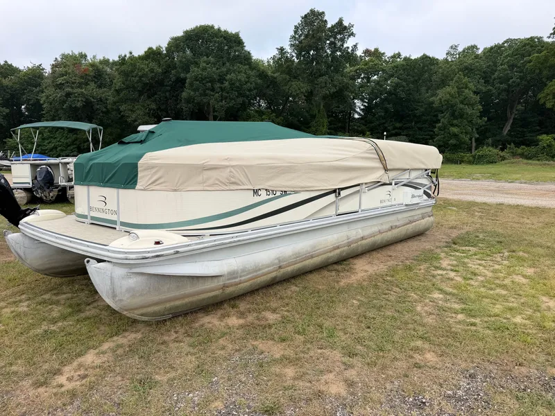 Slide: The Image of Bennington 2275RL Pontoon 2005 - 10