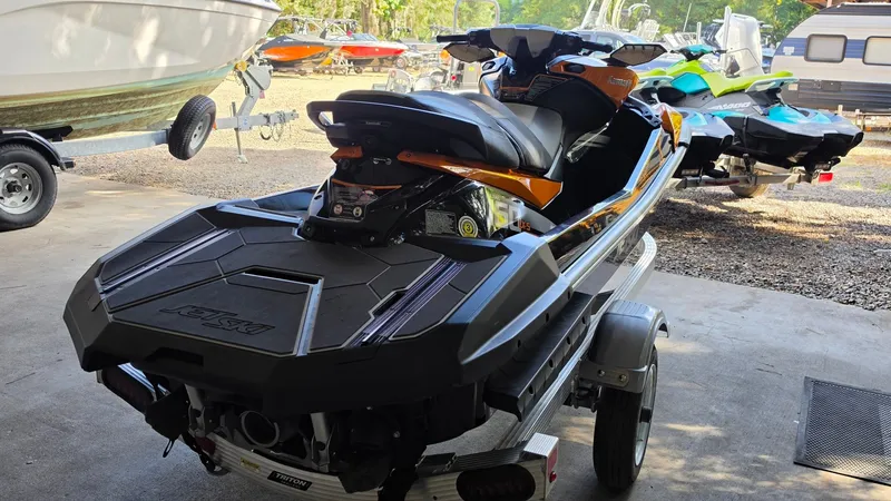 Slide: The Image of Kawasaki Jet Ski Ultra 160LX-S 2023 - 19