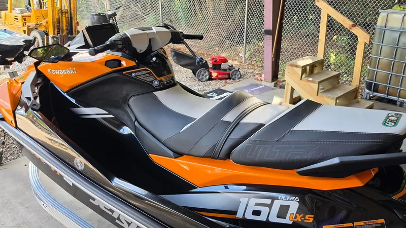 Slide: The Image of Kawasaki Jet Ski Ultra 160LX-S 2023 - 15